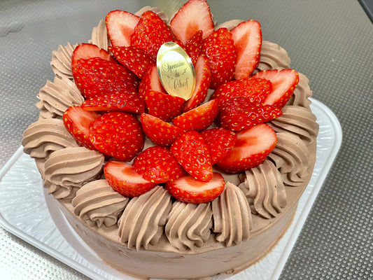 Chocolate Strawberry Sponge Cake チョコレートいちごケーキ